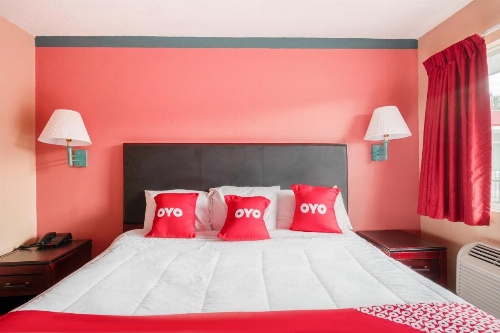 OYO Hotel Fayetteville S Eastern Blvd image 10