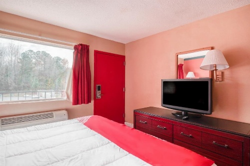 OYO Hotel Fayetteville S Eastern Blvd image 13